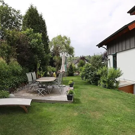 Vulkaneifel Garden Retreat, Cleaning Included Apartment