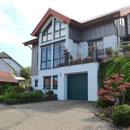 Vulkaneifel Garden Retreat, Cleaning Included Apartment *