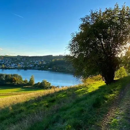 Vulkaneifel Garden Retreat, Cleaning Included Apartment Daun