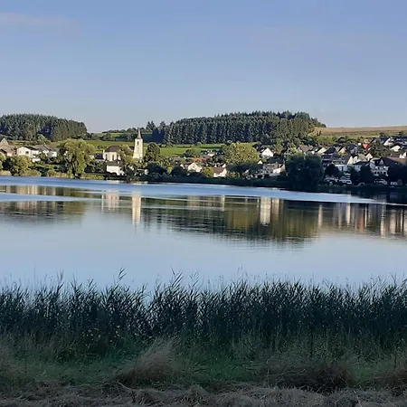 Vulkaneifel Garden Retreat, Cleaning Included * Daun