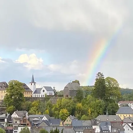 Vulkaneifel Garden Retreat, Cleaning Included Apartment *