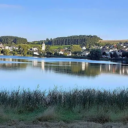 Vulkaneifel Garden Retreat, Cleaning Included דירה *