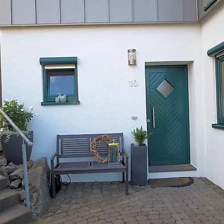 Vulkaneifel Garden Retreat, Cleaning Included * דאון