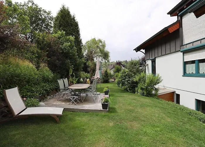 Vulkaneifel Garden Retreat, Cleaning Included Apartment