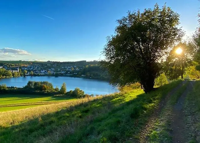 Vulkaneifel Garden Retreat, Cleaning Included Apartment Daun