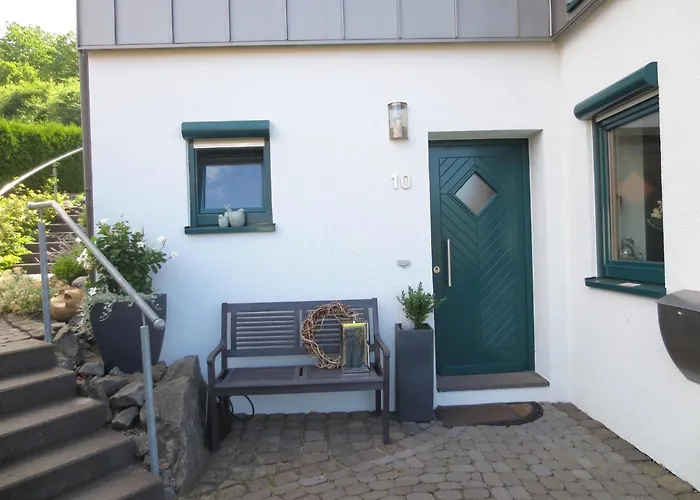 Vulkaneifel Garden Retreat, Cleaning Included Apartment
