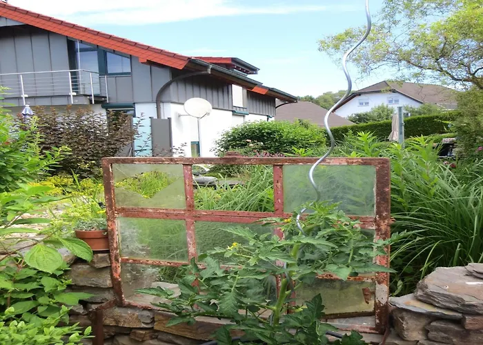 Vulkaneifel Garden Retreat, Cleaning Included *